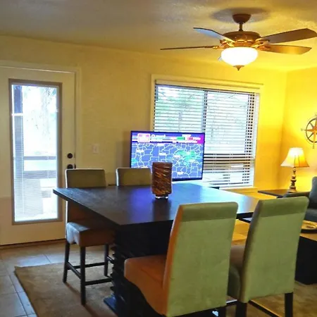 A2 - Poolside King Cabana With Full Kitchen, King Bed, Sleeper Sofa And Pool Access-2