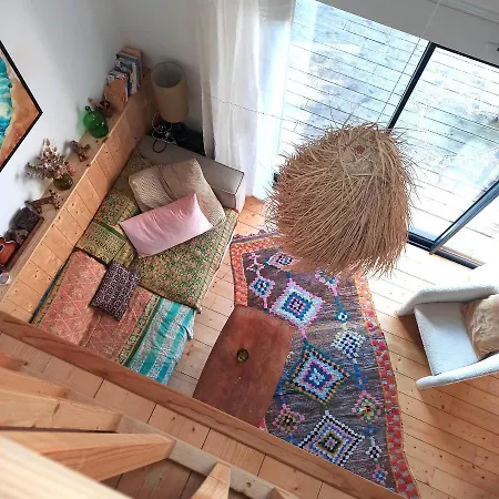 Chambre dans atelier d'artiste-2