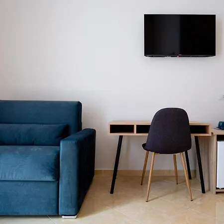 Leone Suites Toledo-2