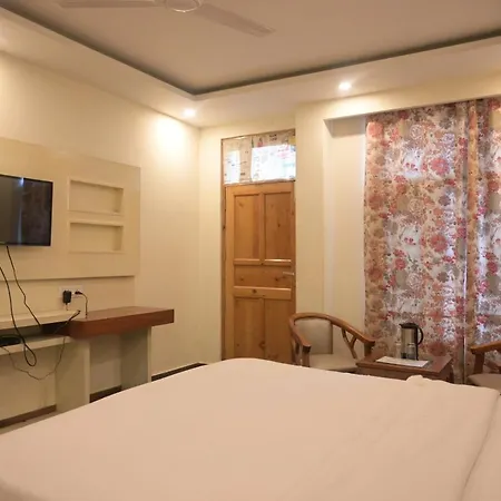 Hotel Apple Blossom 2 Minutes Walking From Mall Road-2