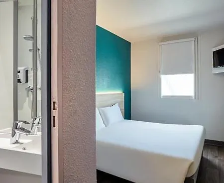 Hotel F1 Saint-Lo-2