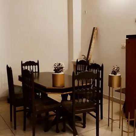 White House Luxury Rooms - Loved By Travellers, Couples, Corporates-3