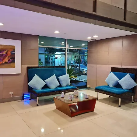 Huge Condo Unit Near Burgos Circle, St Lukes, Shangri-La - P Hamptons T1-3