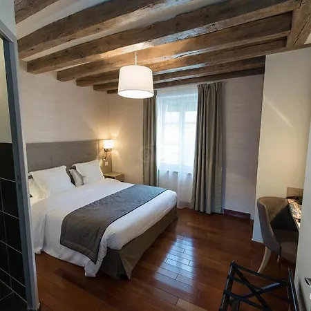Relais De La Loire-2