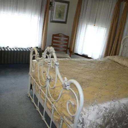 Tarry Here Mansion Bed & Breakfast-3