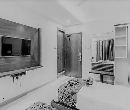 Fabhotel Realm Inn-2