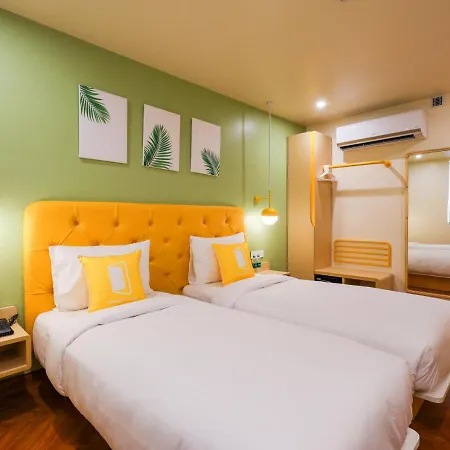 Bloom Hotel - Golf Course Road, Sector 43-3