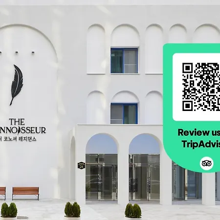 The Connoisseur Residence Hotel-2