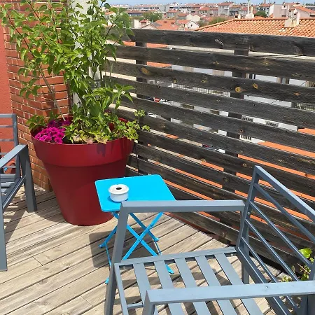 Le Patio Père Pigne Guestroom-2