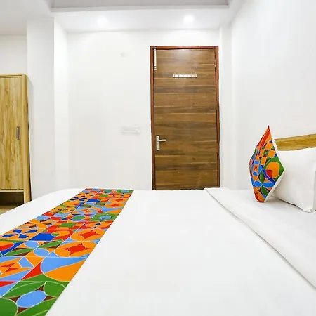 Fabhotel New Silver Crown-3