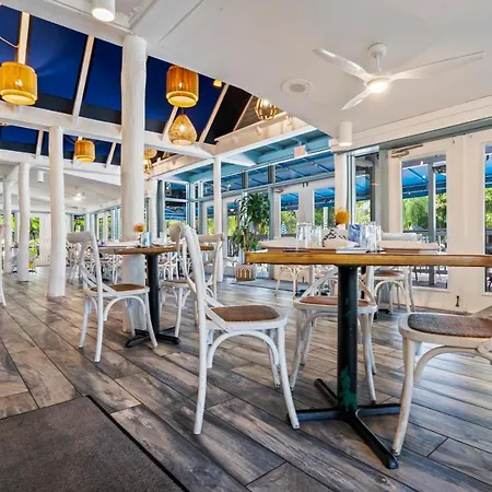 Park Shore Resort-2