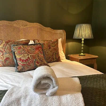 The Lodge At Salhouse-3