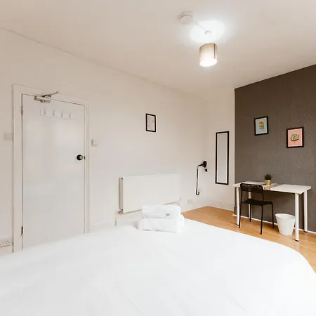 Great Rooms In Plaistow-3