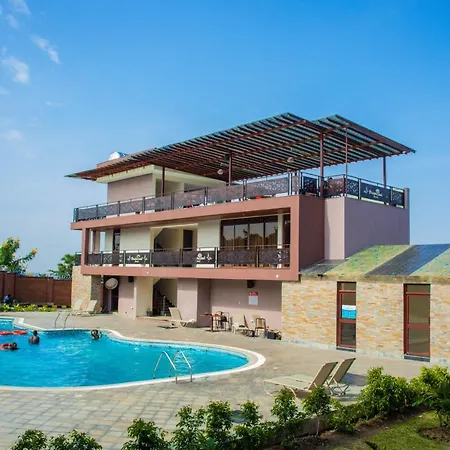 Dreamland Hotel-2