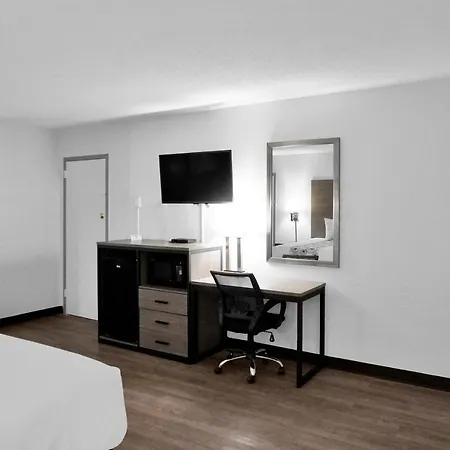 Econo Lodge-3