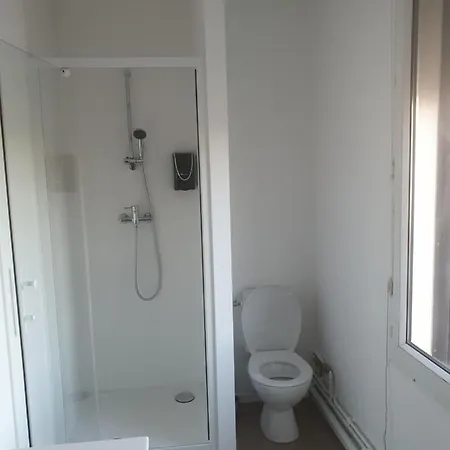 Hotel Aux Bons Amis-3