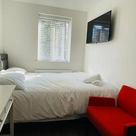 Riverside Deluxe Double Room E14-2