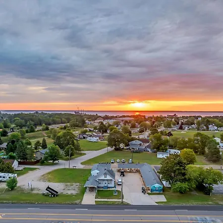 Eagles Nest Motel Unit 3Bd-2