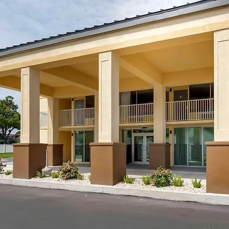 Quality Inn Saint Petersburg North-Tampa Bay-2
