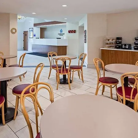 Charlevoix Inn & Suites Surestay Collection By Best Western-3