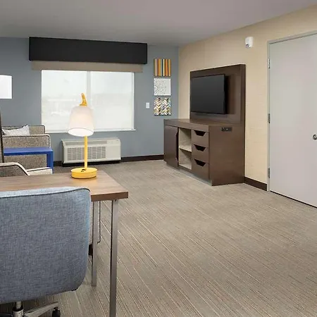 Hampton Inn Warroad-3