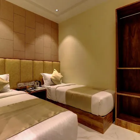 Hotel Amber Suite Near Mumbai Airport-3