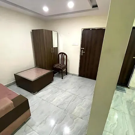 Hotel Baba - Near Charbagh Railway Station-3