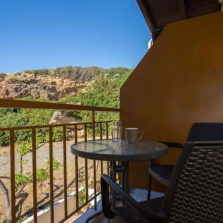 En Plo Beachfront Rooms-2
