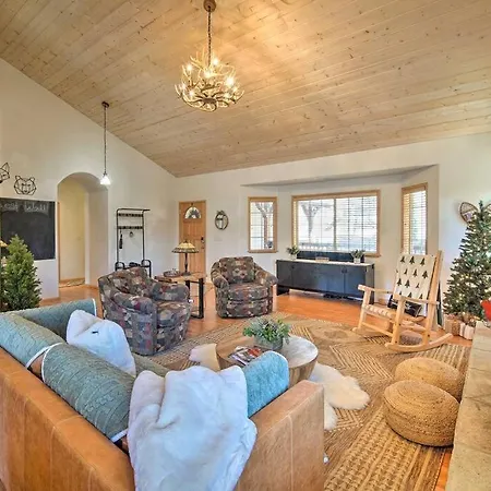 The Thunderbird Retreat, Huge Patio, Amazing View-3