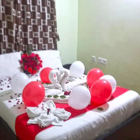 A1 Rooms Sea Gold-3