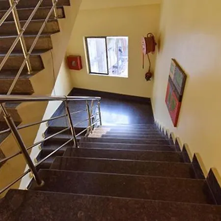 Fabhotel Rr Suites Guwahati-3