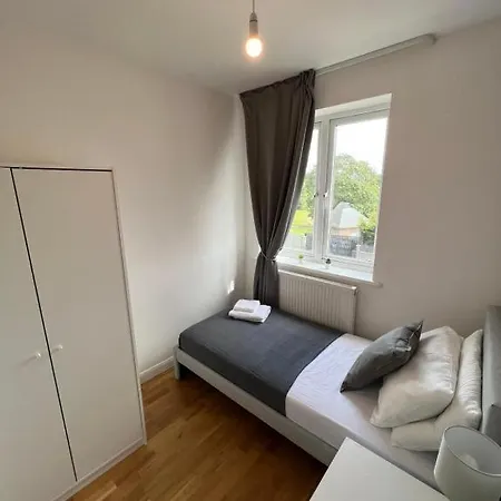 Stunning House 15 Min From Wembley Arena-2