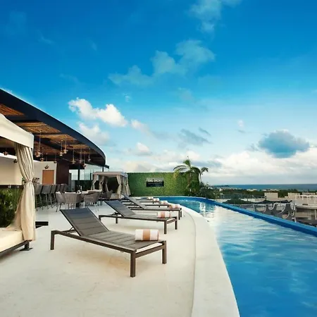 The Shore At 46Th Luxury Condos-3