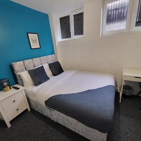 Nottingham Forest Rd, Short Stays-3