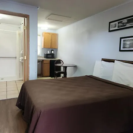 Country Club Inn-2