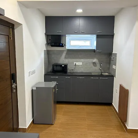 Palladium Luxury Suites Financial District Unit II-2