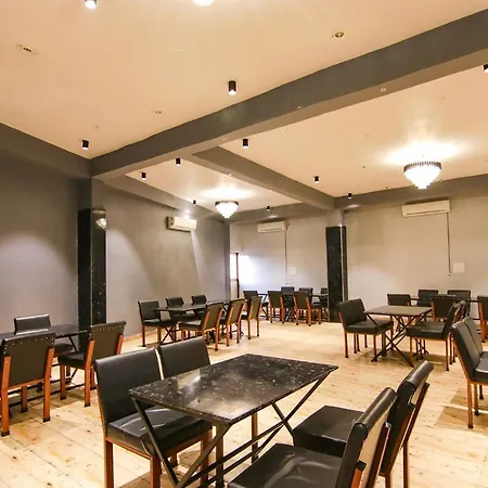 Fabhotel Grover-2