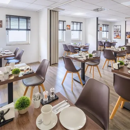 Hotel Newton Ludwigshafen-3