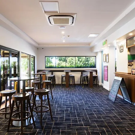 Lambton Park Hotel-3