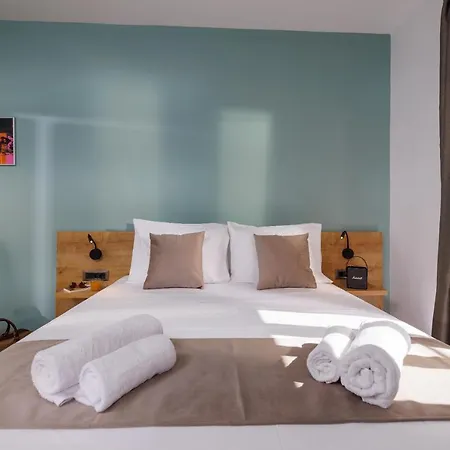 Cathedral Suites (Adults Only)-3