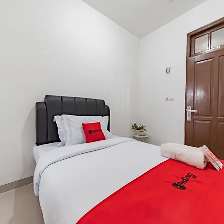 RedDoorz @ Suryakencana Bogor-3