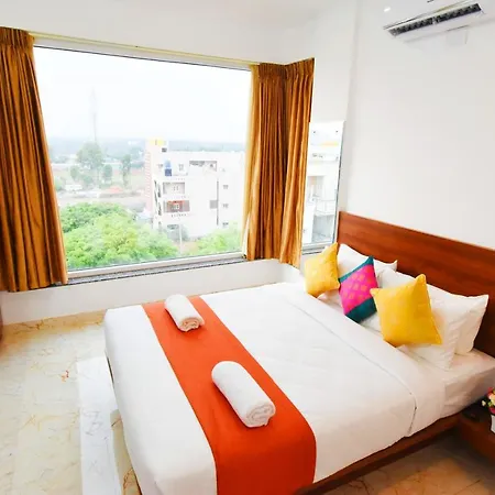 Keerthis Royal Suites Hotel Near Kempegowda International Airport-3