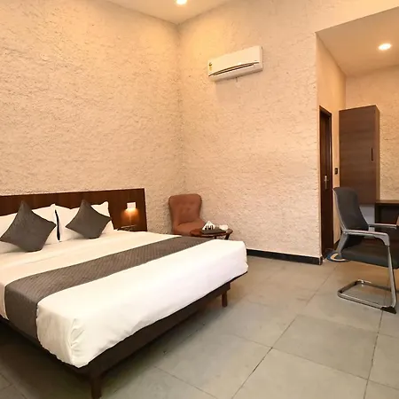 Hotel Navtara-3