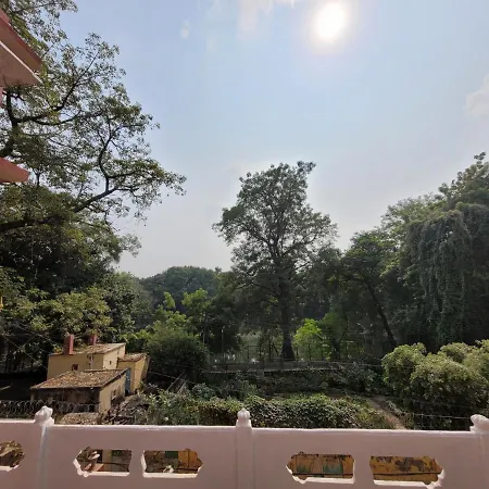 Hotel Ananda Kashi-2