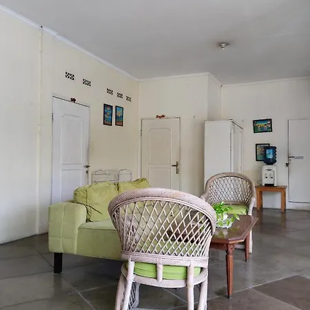 The Garden Family Guest House Powered By Cocotel-2