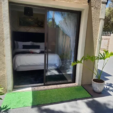 17 Byvanger Luxury Home Deluxe Queen Suite Room 1-2