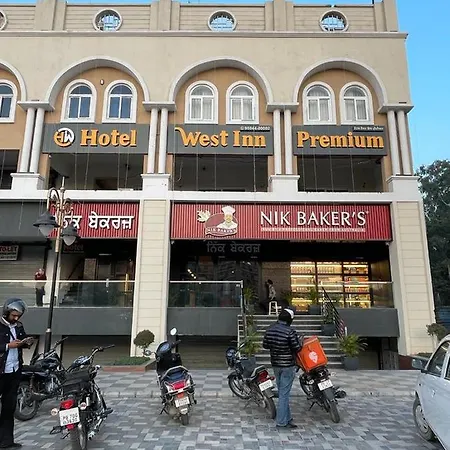 Hotel West Inn Premium-3