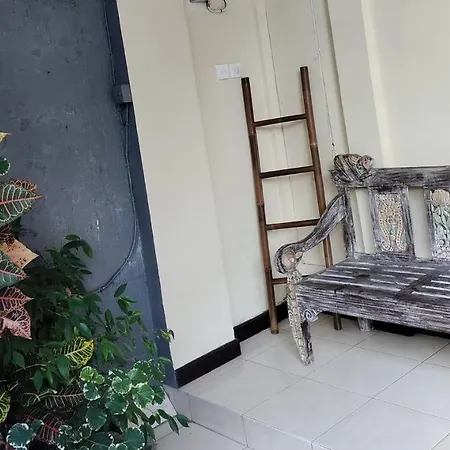 Villa Layang Bulan A Homey Guesthouse For Men Near The Beach In North Kuta-3