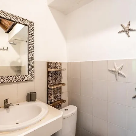 Uda Suite Guest House 1-3