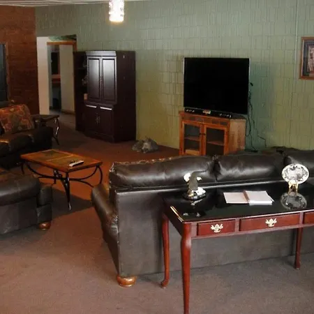 Hiawatha Lodge Inn-3